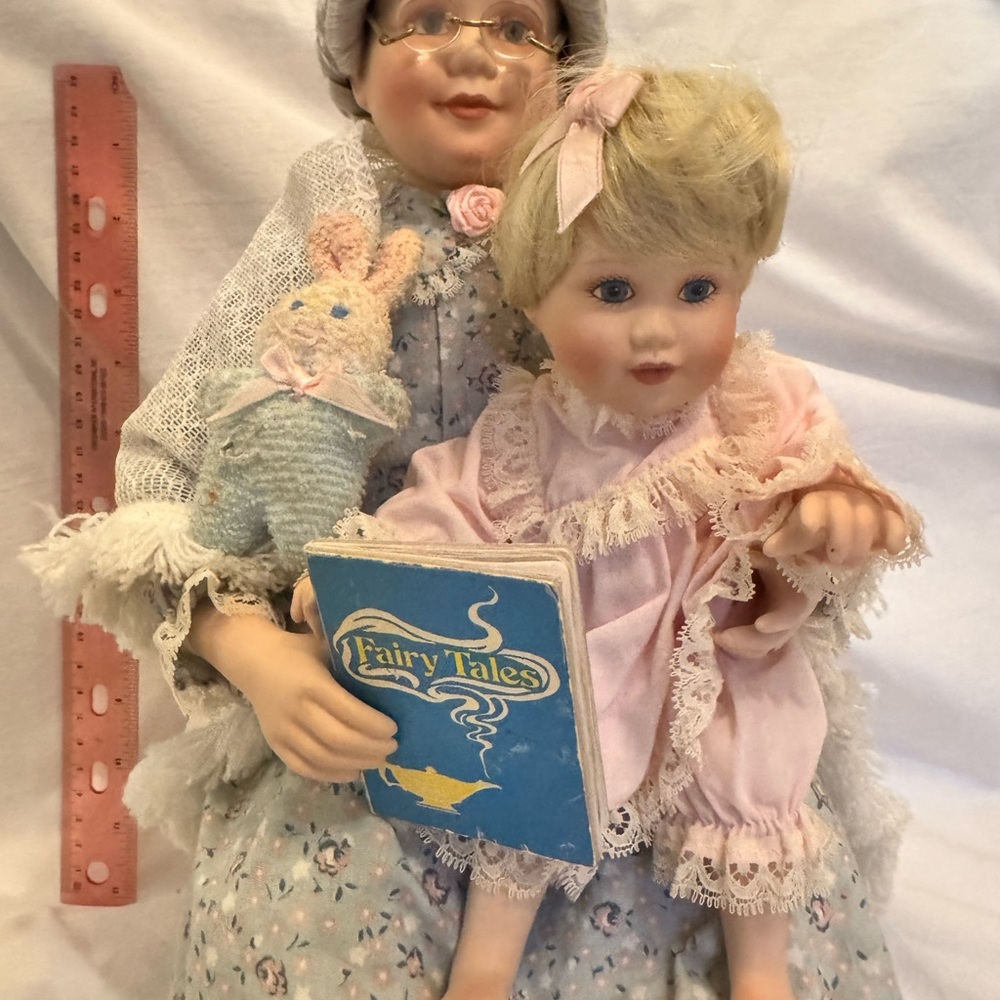 Assorted Porcelain Dolls - Picture 3 of 9